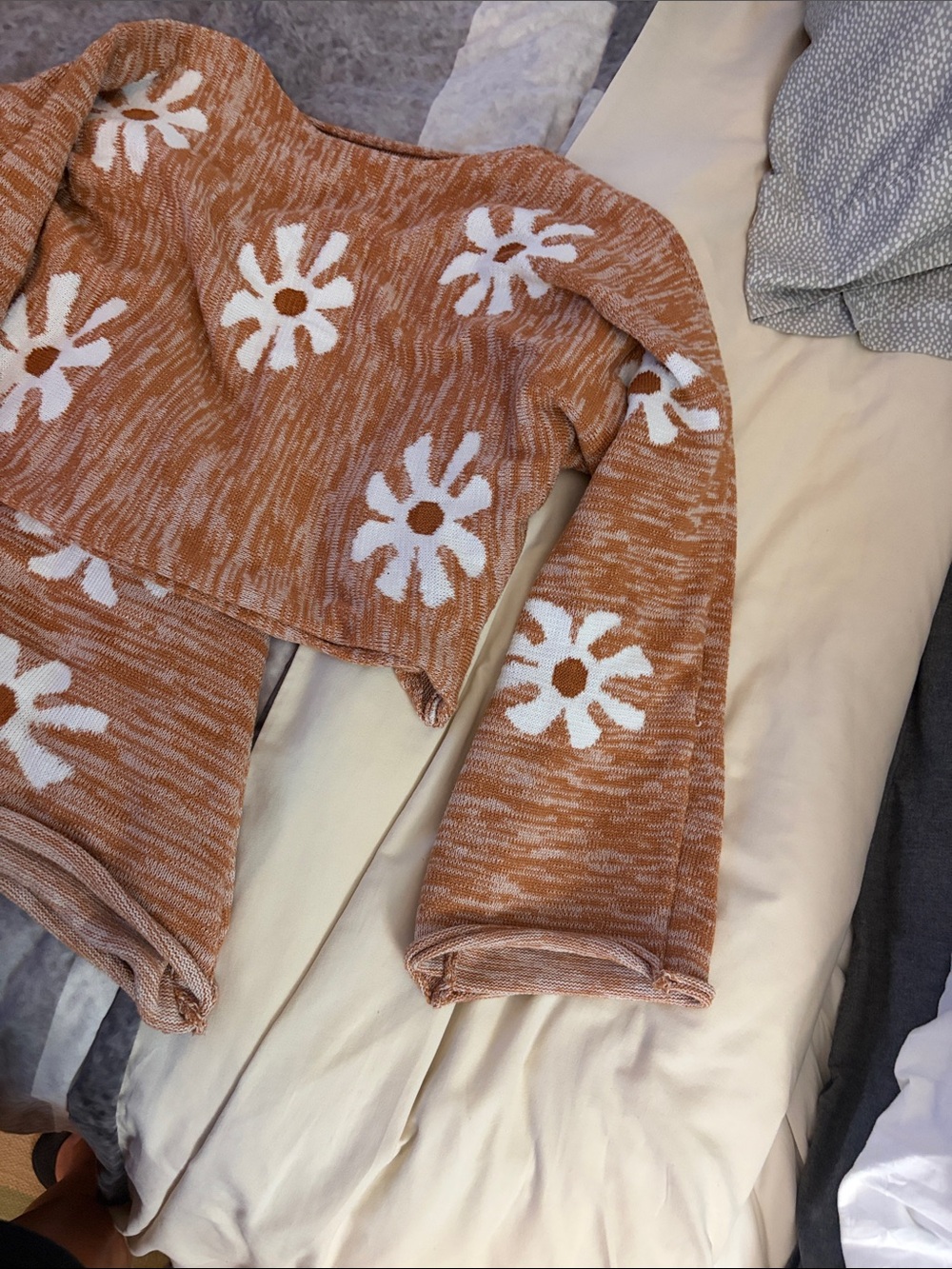 Rust Floral Daisy Knitted short sets - Picture 7 of 7